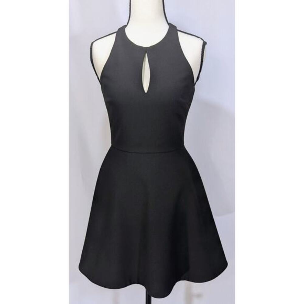 Elizabeth‎ and James Black Halter Fit and Flare Dress Size 2